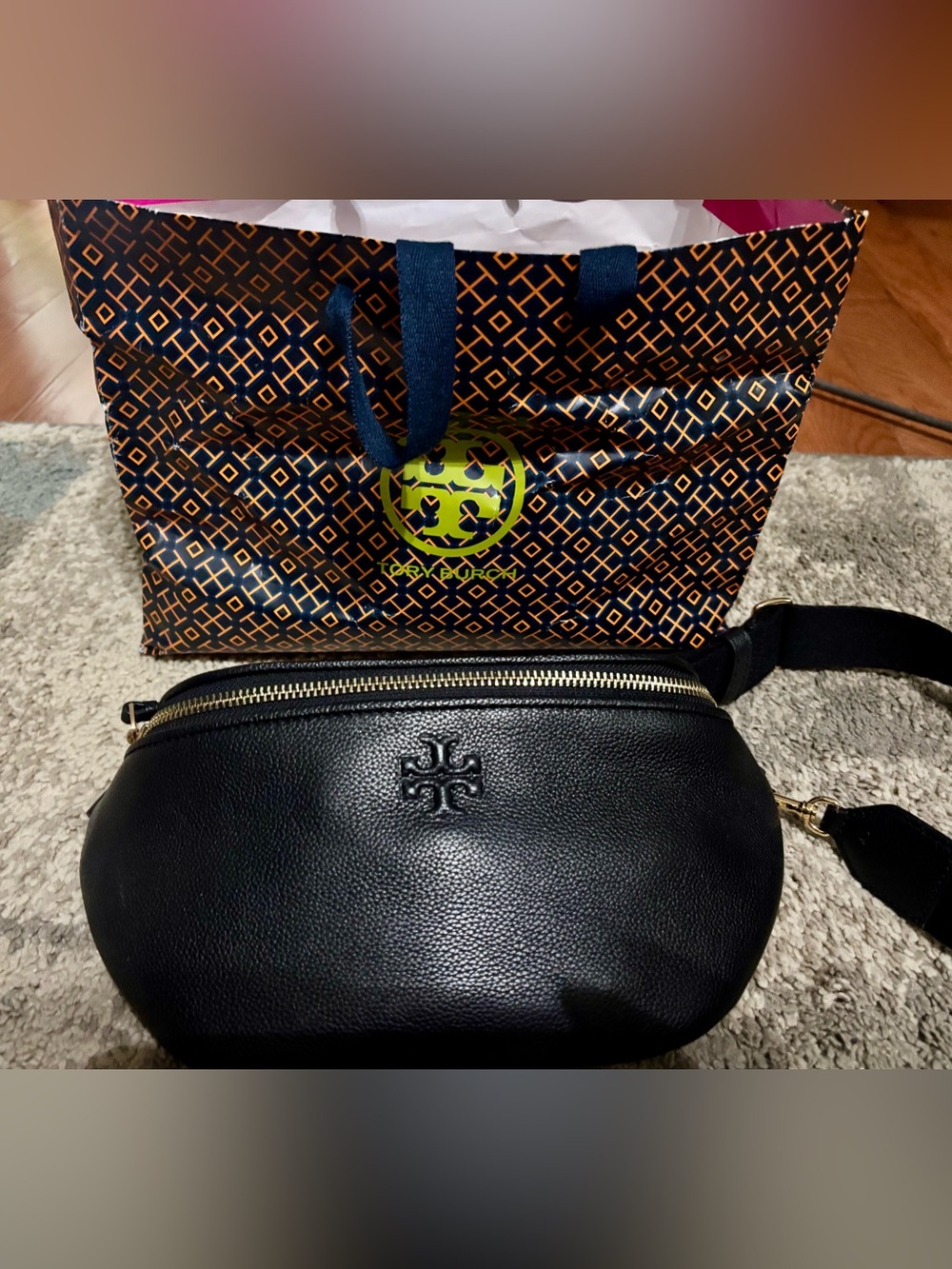 Tory Burch Thea Belt Bag Black - Picture 2 of 6